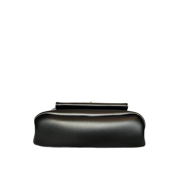 Vintage Kiss-Lock Bag – Retro Elegance Redefined