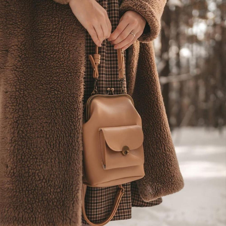 Vintage Kiss-Lock Bag – Retro Elegance Redefined